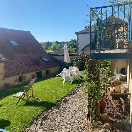 Studio Logis Les Roses Bourbon-l'Archambault Exterior photo